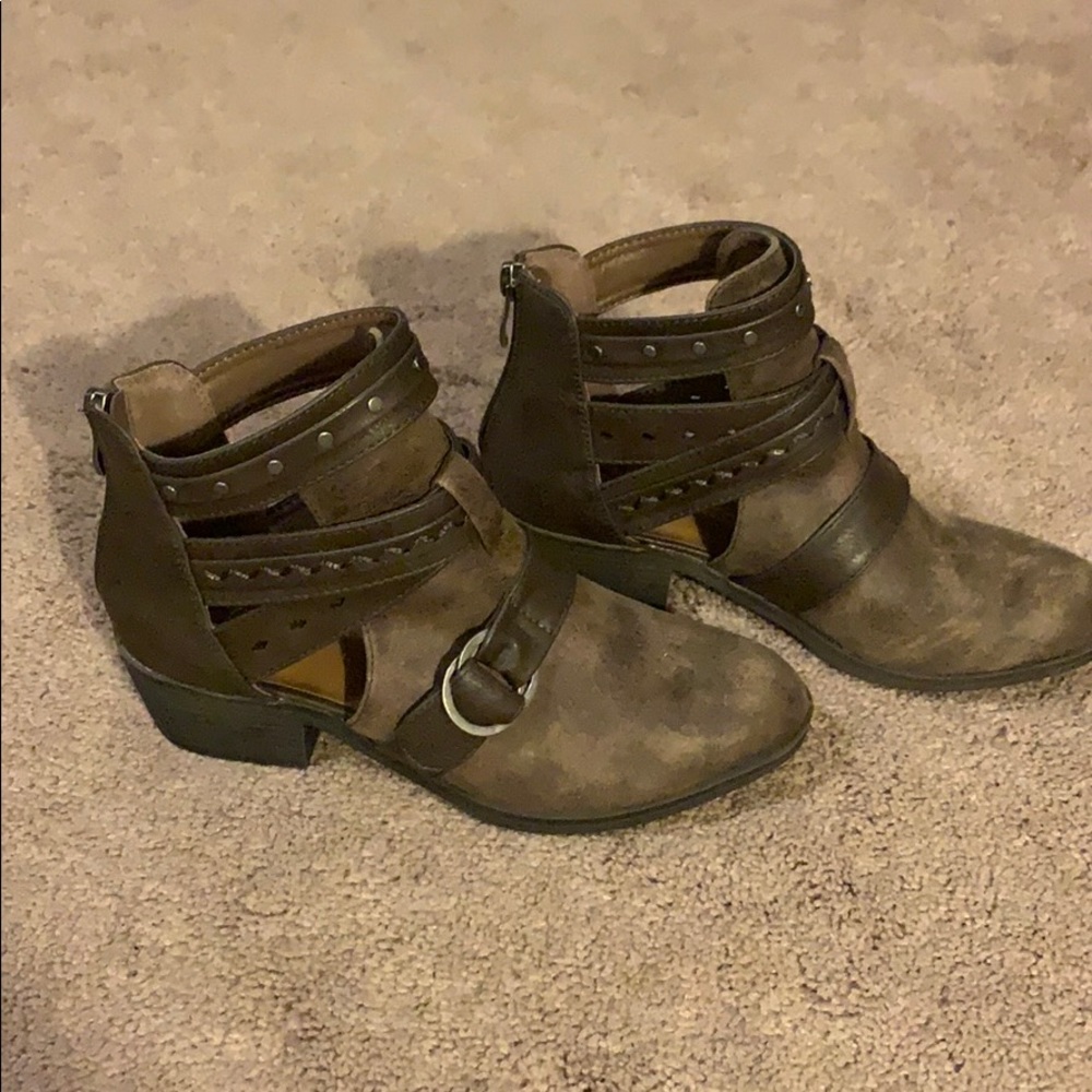 Short brown booties